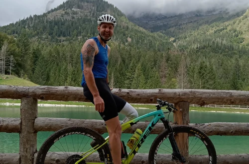 27e94e34-69cc-42c5-a209-43b48197999b